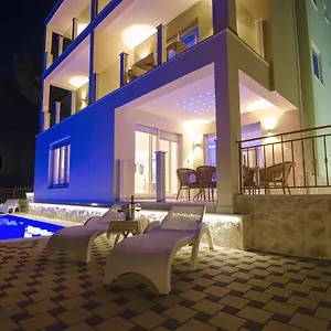 Villa Luxury Star Lights - Heated Pool, Hot Tub, Gym, Billiard, Trogir