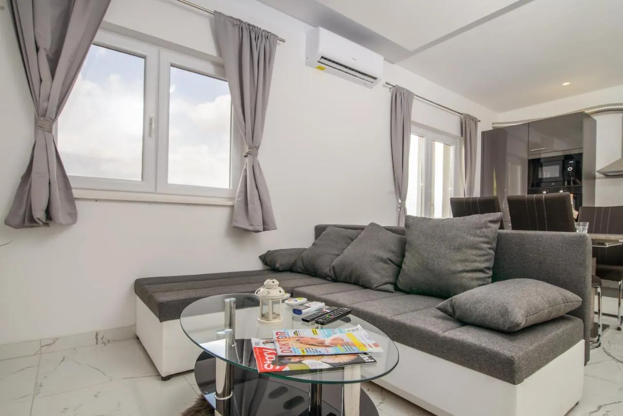 Apartments Pelja Trogir