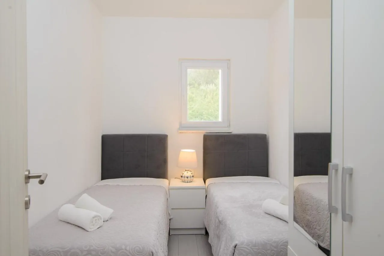 Apartments Pelja Trogir Croatia